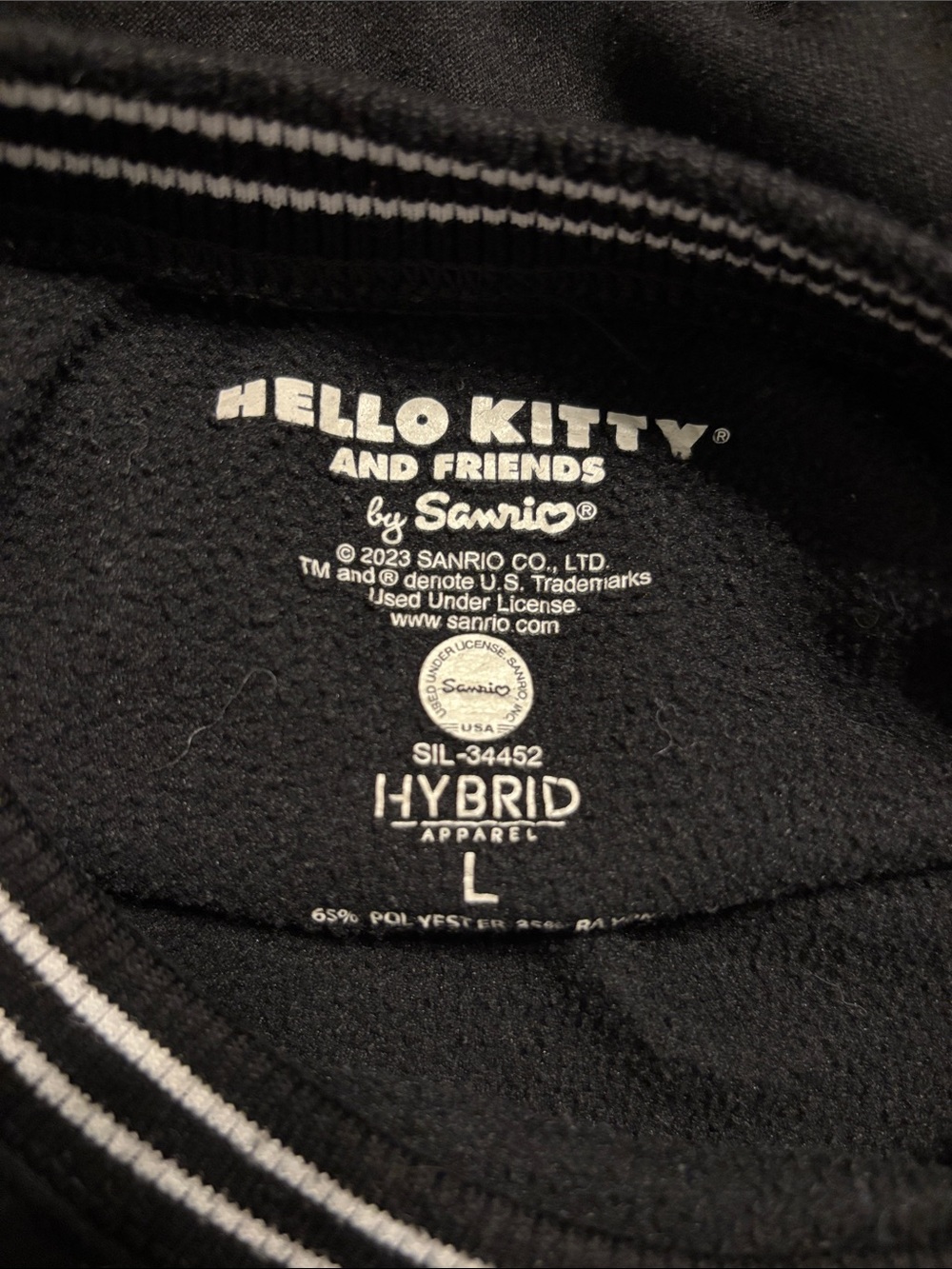 Sanrio Hello Kitty & Friends Graphic Crewneck Sweatshirt - Picture 7 of 9